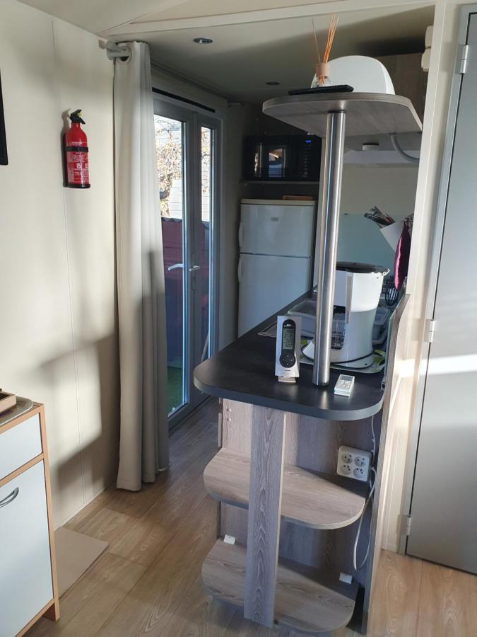 Charmant Mobil-Home Rocbaron Exteriér fotografie